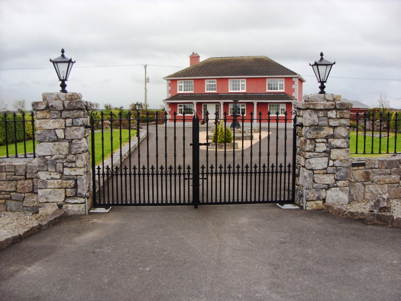 gate in derrydonnel